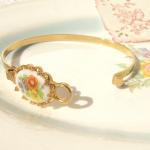 Buttercup - Vintage Flower ..