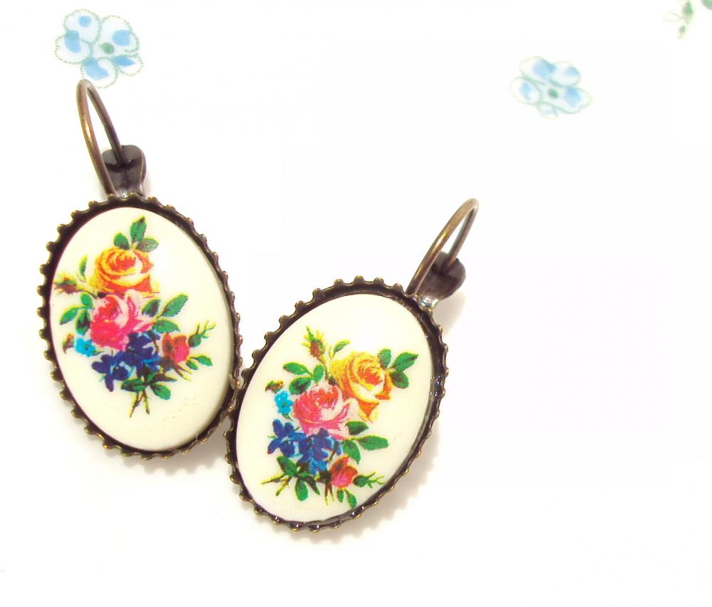 They Call Me Daphne - Vintage Flower Garden Earrings