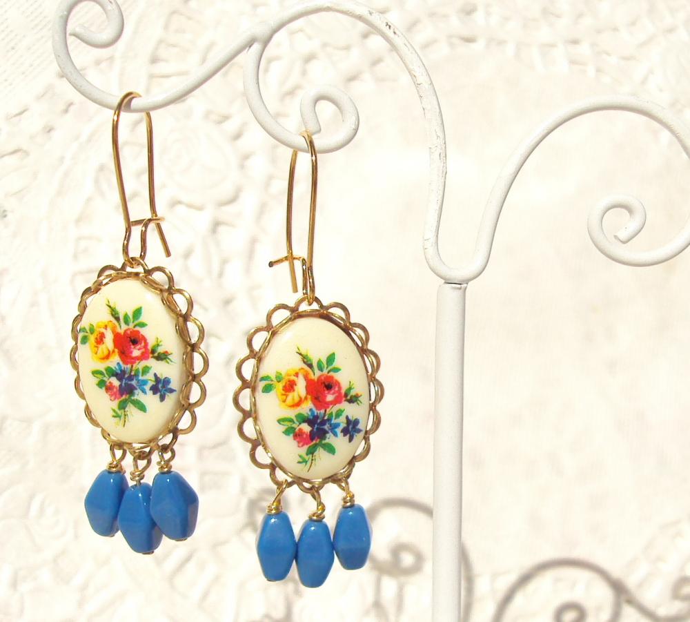 Raindrops - Vintage Floral Earrings